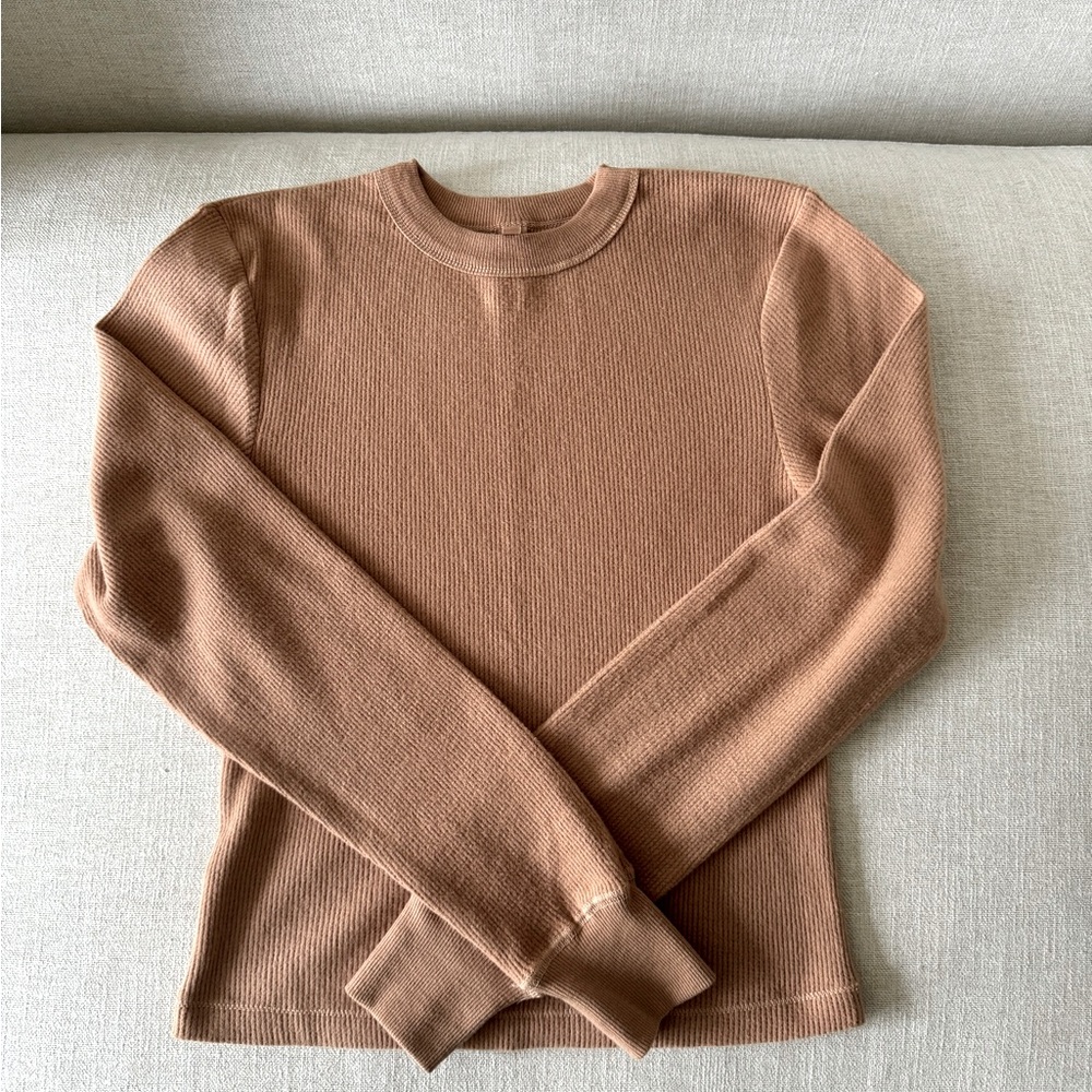 Skims Long Sleeves Top size Small, EUC.